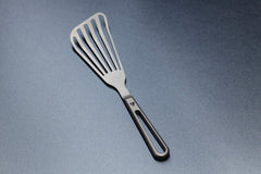 (FIN) Titanium Fish Turner