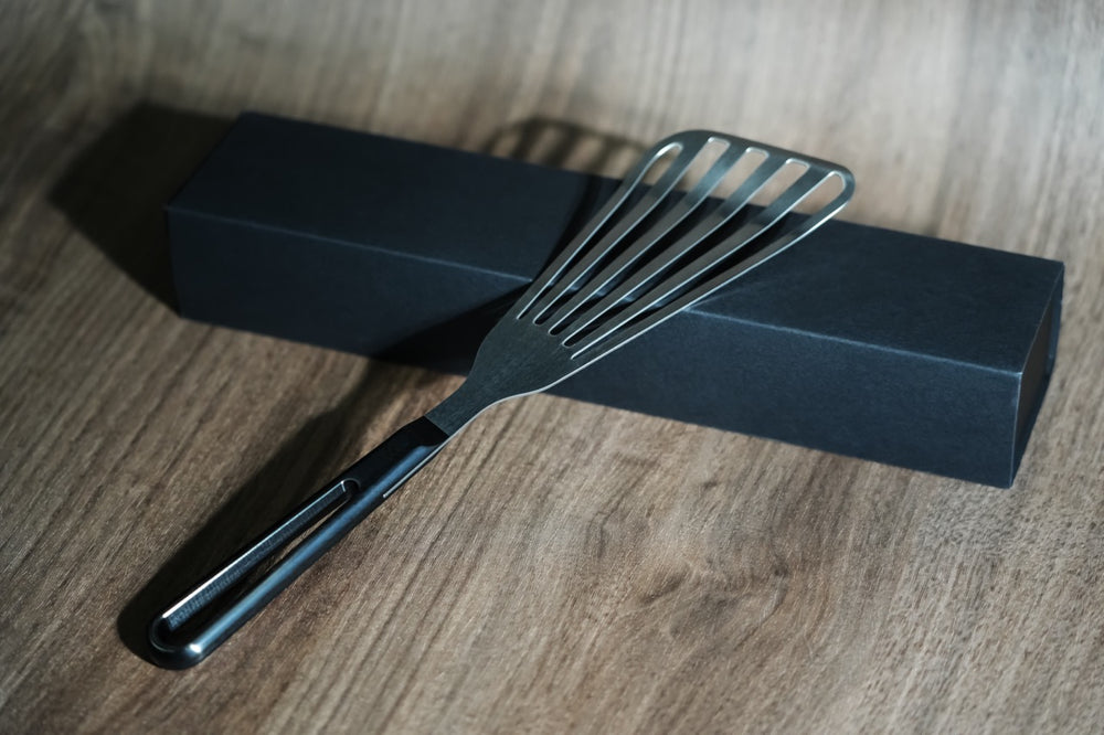 
                      
                        Titanium Fish Spatula
                      
                    